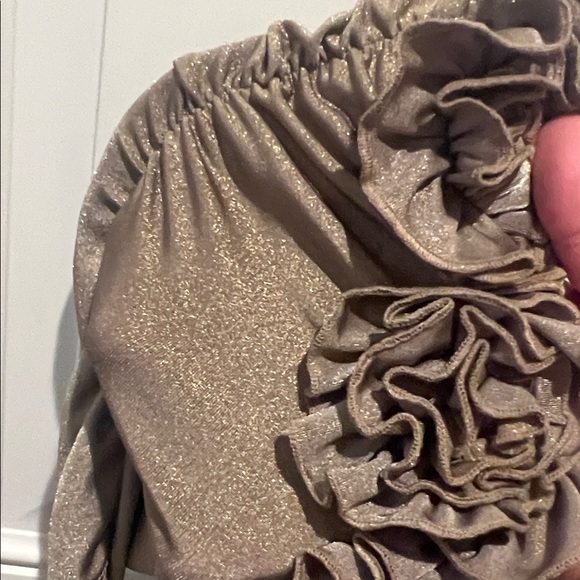 Forever 21 SMALL One-Shoulder Ruched Dress in GLITTERY SPARKY GOLD - Picture 3 of 7